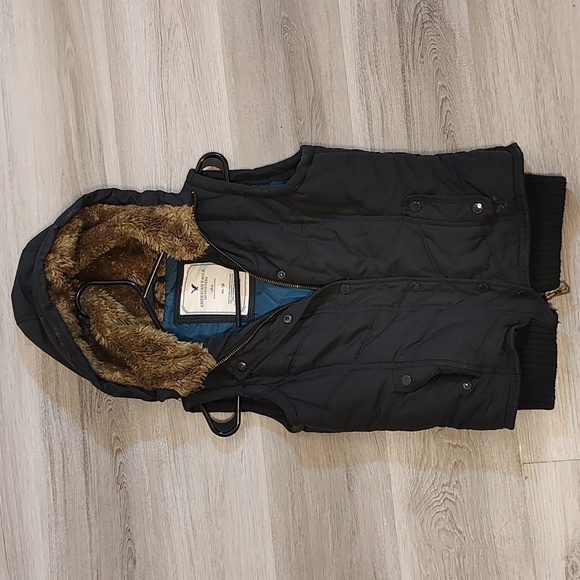 American Eagle Outfitters Jackets & Blazers - American Eagle Padded Vest